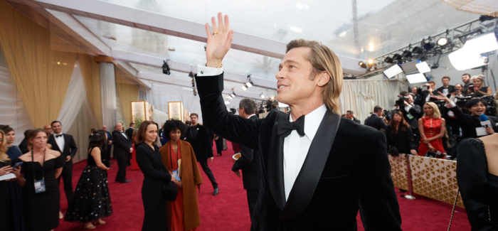 Brad Pitt sfila agli Oscar 2020